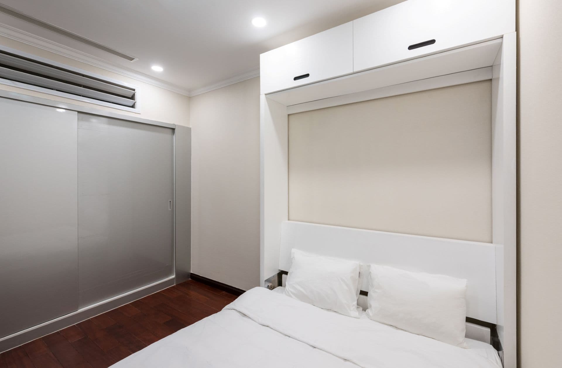 Cho thuê Homestay Royal City 2 Phòng Ngủ